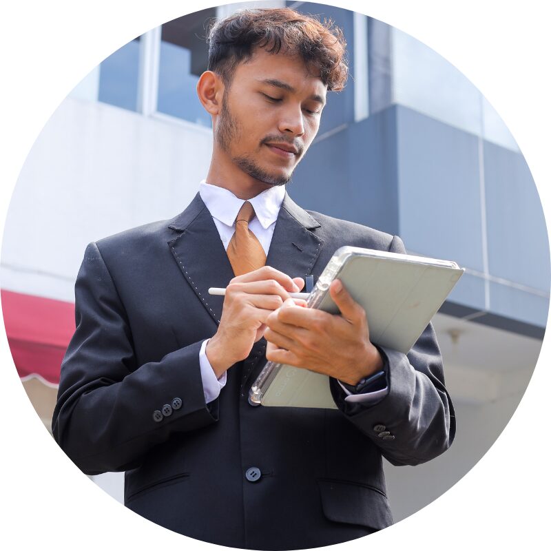 surveyor carrying out a survey on behalf of knightbain estate agent in broxburn